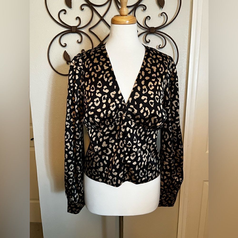 Lulus Cambera Black Leopard Print Satin Button-Up Crop Top, size medium - Picture 7 of 14